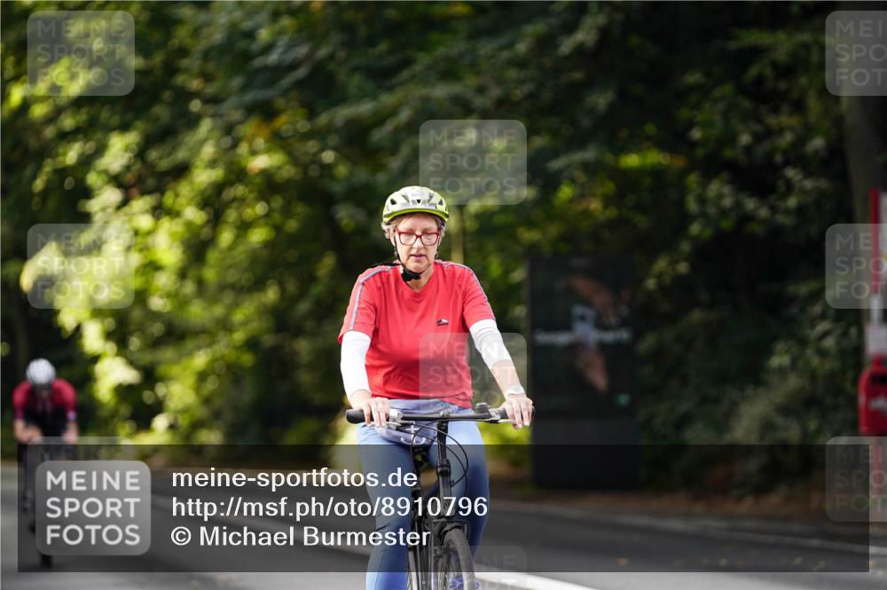 14.09.2025 - Stadtparktriathlon Michael Burmester http://msf.ph/oto/8910796 14.09.2025 10:54:18 Radfahren 735, 761, 793, 865 meine-sportfotos.de