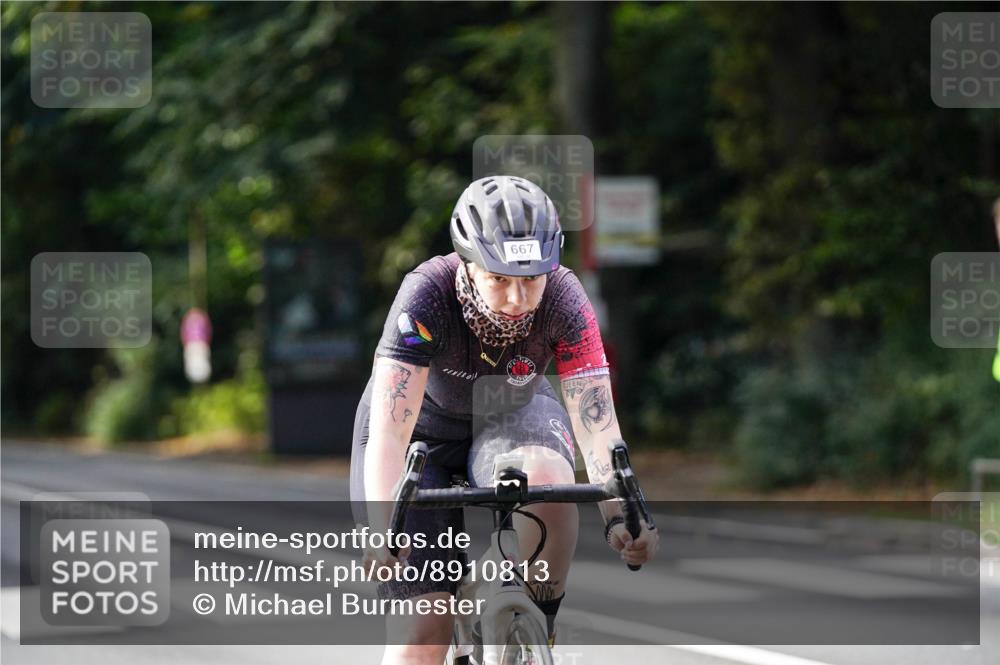 14.09.2025 - Stadtparktriathlon Michael Burmester http://msf.ph/oto/8910813 14.09.2025 10:54:37 Radfahren 629, 667, 671, 688, 732, 749, 880 meine-sportfotos.de