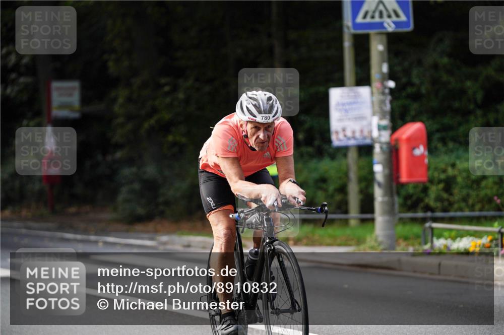 14.09.2025 - Stadtparktriathlon Michael Burmester http://msf.ph/oto/8910832 14.09.2025 10:54:56 Radfahren 636, 687, 700, 704, 728, 780, 786, 787, 790, 825, 901 meine-sportfotos.de