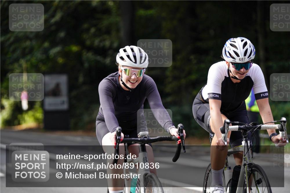 14.09.2025 - Stadtparktriathlon Michael Burmester http://msf.ph/oto/8910836 14.09.2025 10:54:58 Radfahren 636, 687, 700, 704, 780, 786, 787, 790, 901 meine-sportfotos.de