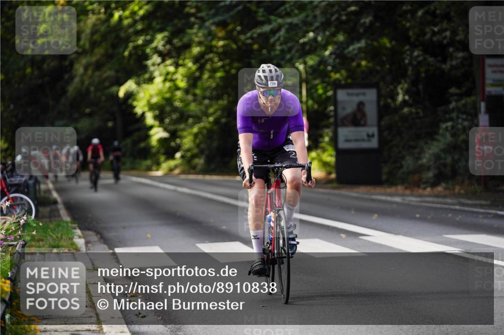 14.09.2025 - Stadtparktriathlon Michael Burmester http://msf.ph/oto/8910838 14.09.2025 10:55:01 Radfahren 686, 687, 700, 704, 769, 780, 786, 901 meine-sportfotos.de