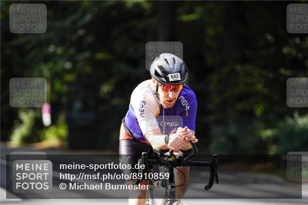 14.09.2025 - Stadtparktriathlon Michael Burmester http://msf.ph/oto/8910859 14.09.2025 10:55:22 Radfahren 632, 762, 842, 847, 875 meine-sportfotos.de