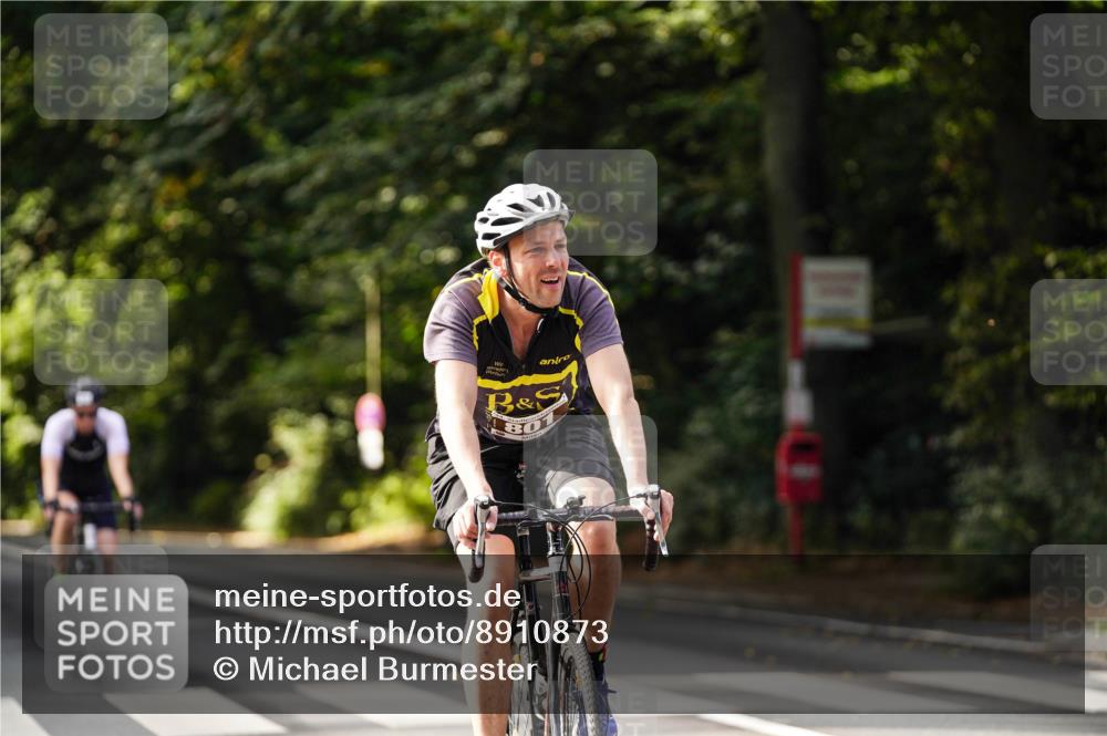 14.09.2025 - Stadtparktriathlon Michael Burmester http://msf.ph/oto/8910873 14.09.2025 10:55:46 Radfahren 650, 765, 801 meine-sportfotos.de