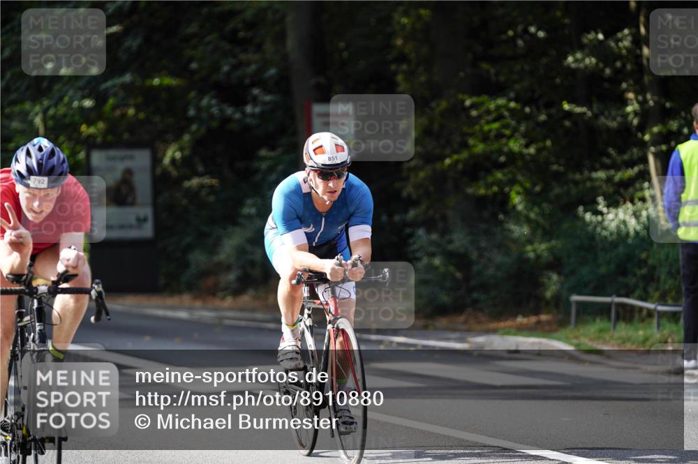 14.09.2025 - Stadtparktriathlon Michael Burmester http://msf.ph/oto/8910880 14.09.2025 10:55:55 Radfahren 647, 740, 765, 792, 818, 851 meine-sportfotos.de