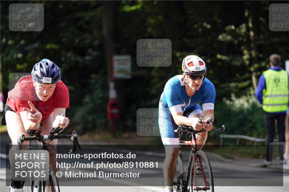 14.09.2025 - Stadtparktriathlon Michael Burmester http://msf.ph/oto/8910881 14.09.2025 10:55:55 Radfahren 647, 740, 765, 792, 818, 851 meine-sportfotos.de