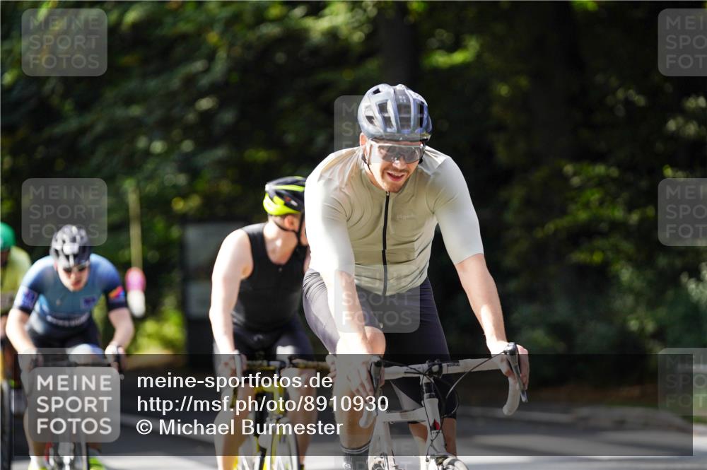 14.09.2025 - Stadtparktriathlon Michael Burmester http://msf.ph/oto/8910930 14.09.2025 10:56:49 Radfahren 697, 746, 755, 764, 767, 771, 776, 783, 796, 807, 811, 817, 914 meine-sportfotos.de
