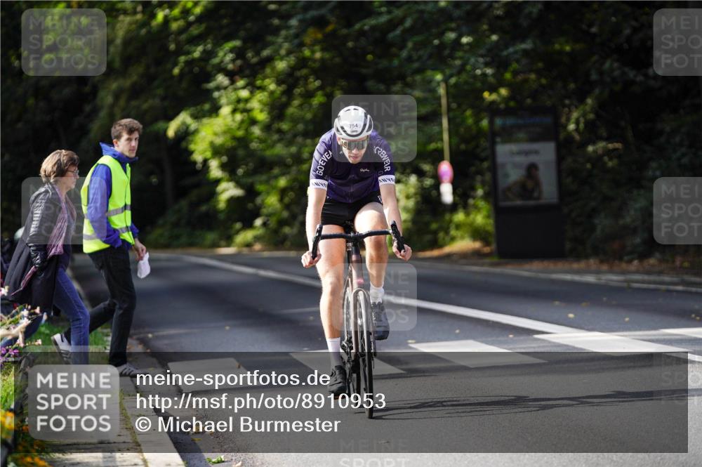 14.09.2025 - Stadtparktriathlon Michael Burmester http://msf.ph/oto/8910953 14.09.2025 10:57:16 Radfahren 626, 754, 850 meine-sportfotos.de
