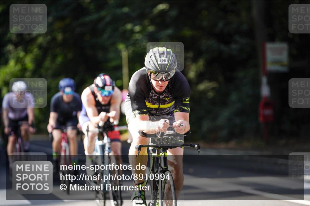14.09.2025 - Stadtparktriathlon Michael Burmester http://msf.ph/oto/8910994 14.09.2025 10:58:23 Radfahren 692, 820, 835, 846, 848, 852, 859, 861, 872, 898, 919 meine-sportfotos.de