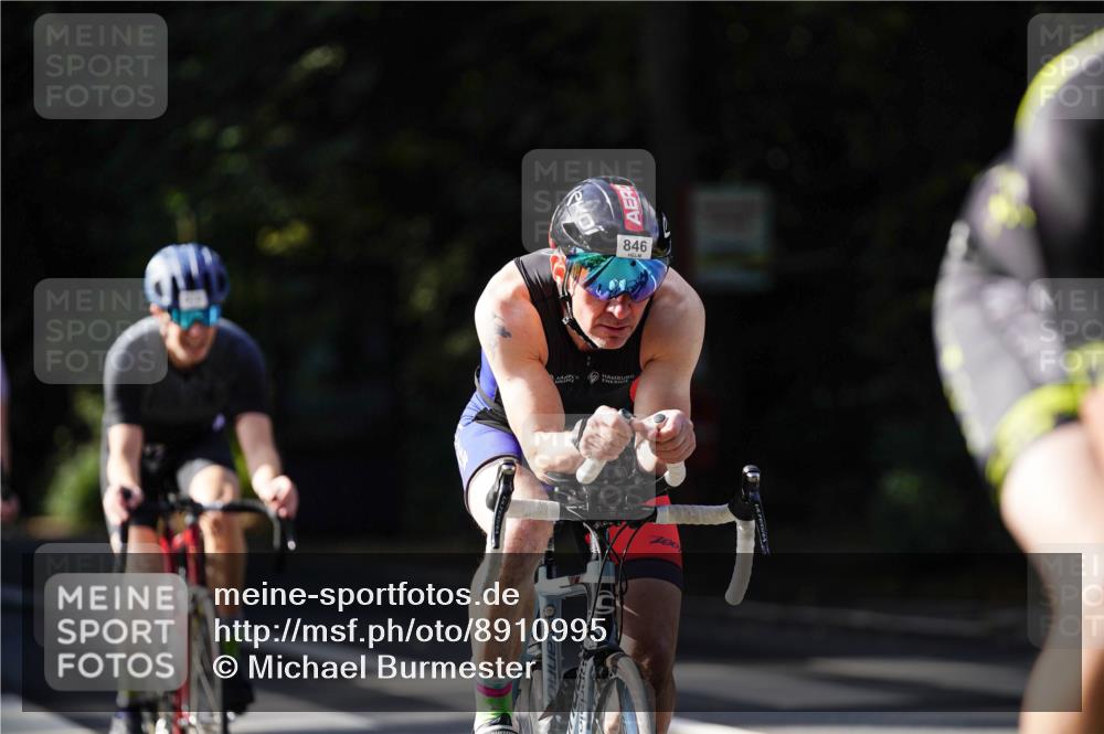 14.09.2025 - Stadtparktriathlon Michael Burmester http://msf.ph/oto/8910995 14.09.2025 10:58:23 Radfahren 692, 820, 835, 846, 848, 852, 859, 861, 872, 898, 919 meine-sportfotos.de