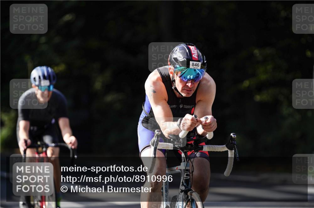 14.09.2025 - Stadtparktriathlon Michael Burmester http://msf.ph/oto/8910996 14.09.2025 10:58:24 Radfahren 692, 820, 835, 846, 848, 852, 859, 861, 872, 898, 919 meine-sportfotos.de