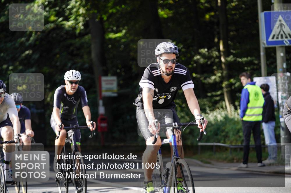 14.09.2025 - Stadtparktriathlon Michael Burmester http://msf.ph/oto/8911005 14.09.2025 10:58:28 Radfahren 820, 821, 835, 846, 848, 852, 859, 861, 872, 898, 919 meine-sportfotos.de