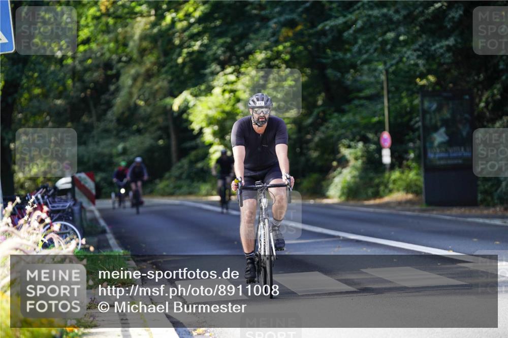 14.09.2025 - Stadtparktriathlon Michael Burmester http://msf.ph/oto/8911008 14.09.2025 10:58:33 Radfahren 820, 821, 848, 852, 861, 872, 897 meine-sportfotos.de