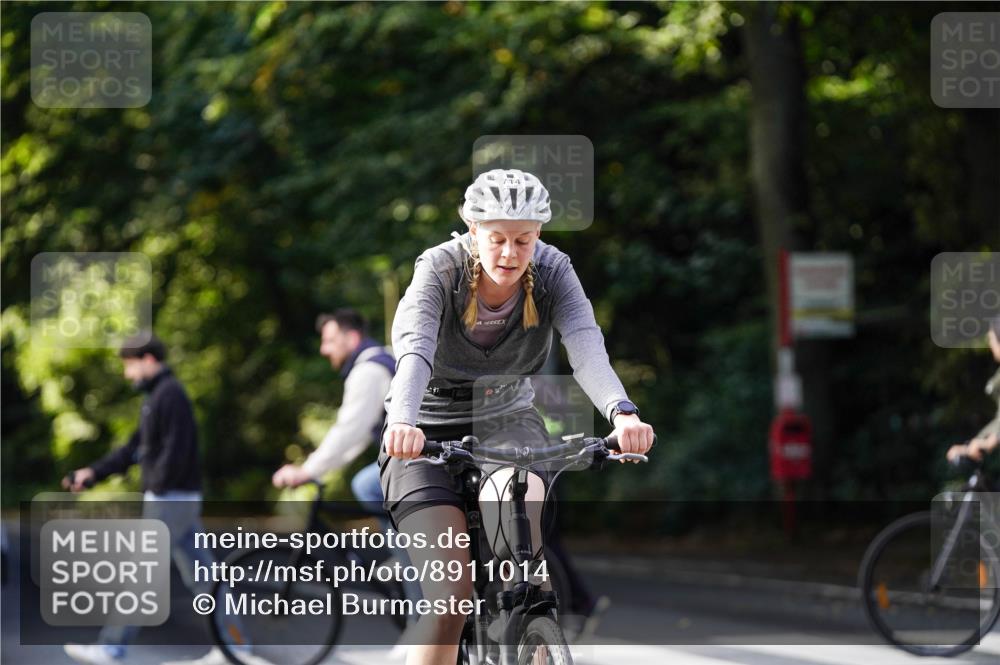 14.09.2025 - Stadtparktriathlon Michael Burmester http://msf.ph/oto/8911014 14.09.2025 10:58:42 Radfahren 714, 897 meine-sportfotos.de