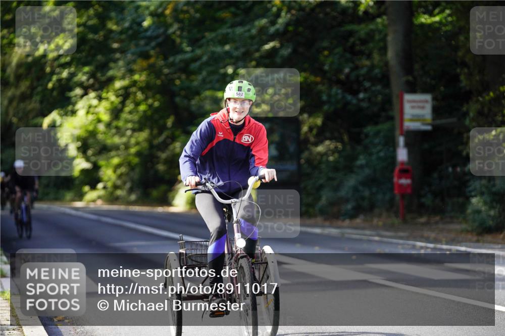 14.09.2025 - Stadtparktriathlon Michael Burmester http://msf.ph/oto/8911017 14.09.2025 10:58:49 Radfahren 582, 712, 750 meine-sportfotos.de