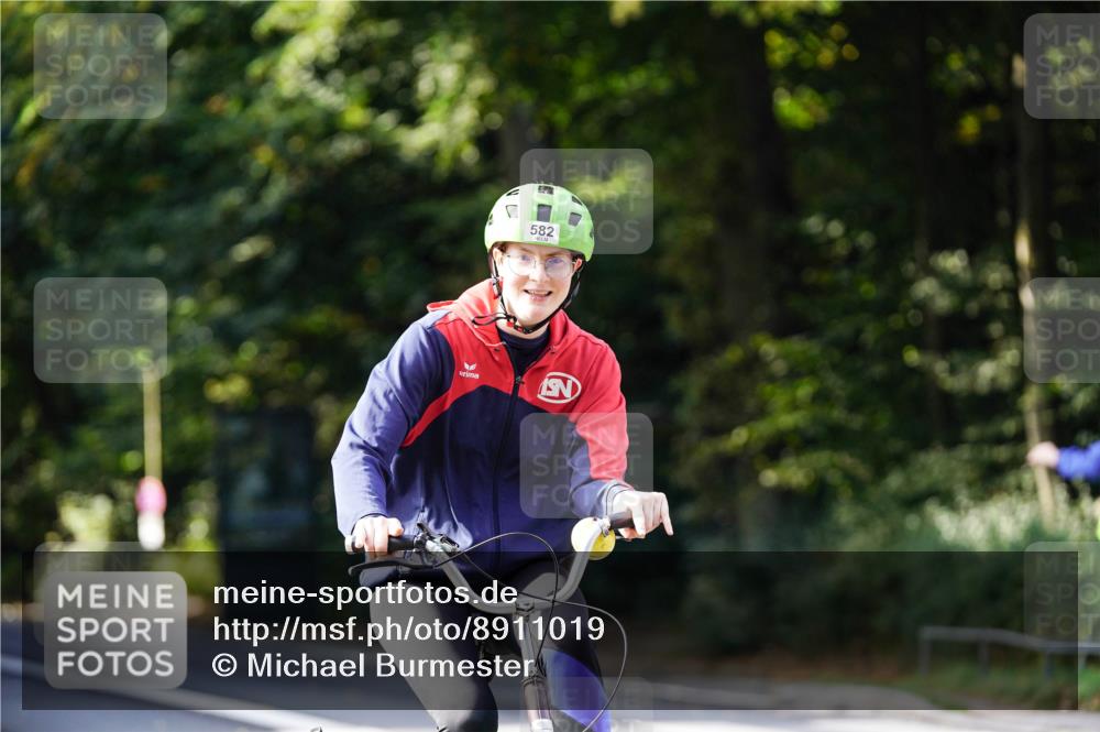 14.09.2025 - Stadtparktriathlon Michael Burmester http://msf.ph/oto/8911019 14.09.2025 10:58:51 Radfahren 582, 712, 750, 804, 917 meine-sportfotos.de