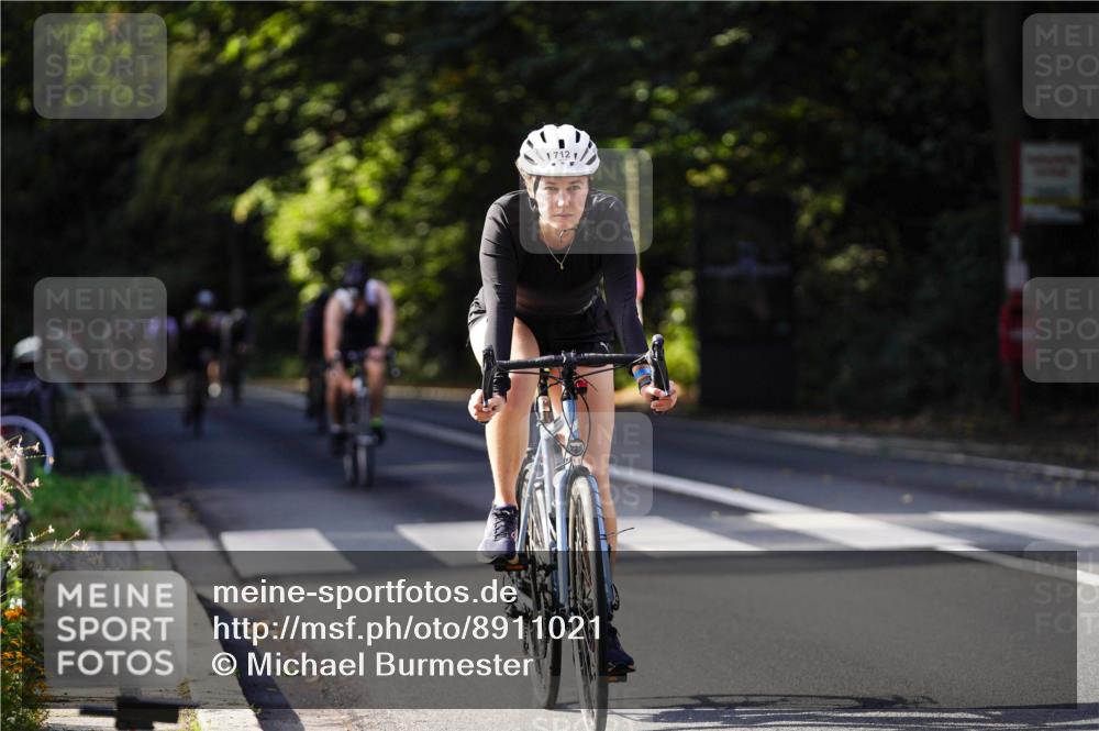 14.09.2025 - Stadtparktriathlon Michael Burmester http://msf.ph/oto/8911021 14.09.2025 10:58:54 Radfahren 582, 712, 727, 750, 799, 804, 873, 917 meine-sportfotos.de