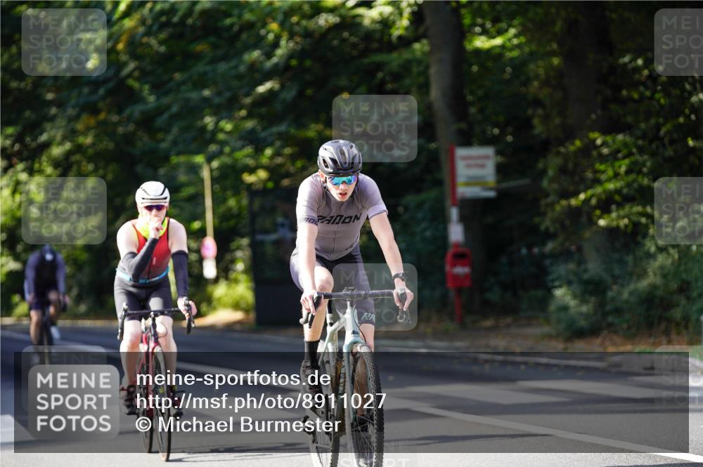 14.09.2025 - Stadtparktriathlon Michael Burmester http://msf.ph/oto/8911027 14.09.2025 10:58:59 Radfahren 712, 727, 739, 743, 750, 759, 799, 804, 862, 873, 882, 917 meine-sportfotos.de