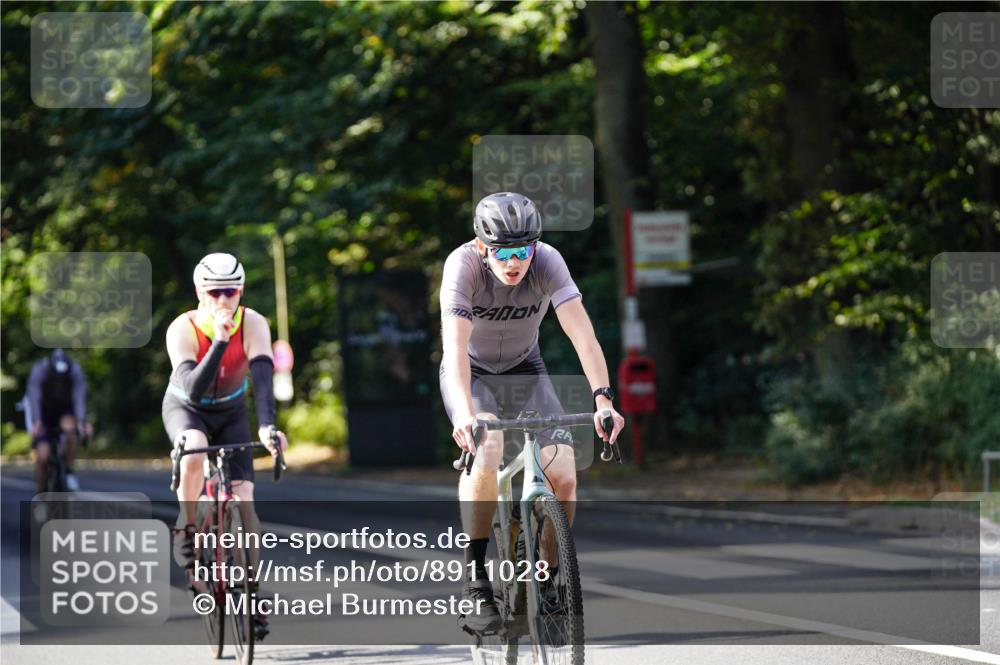 14.09.2025 - Stadtparktriathlon Michael Burmester http://msf.ph/oto/8911028 14.09.2025 10:58:59 Radfahren 712, 727, 739, 743, 750, 759, 799, 804, 862, 873, 882, 917 meine-sportfotos.de