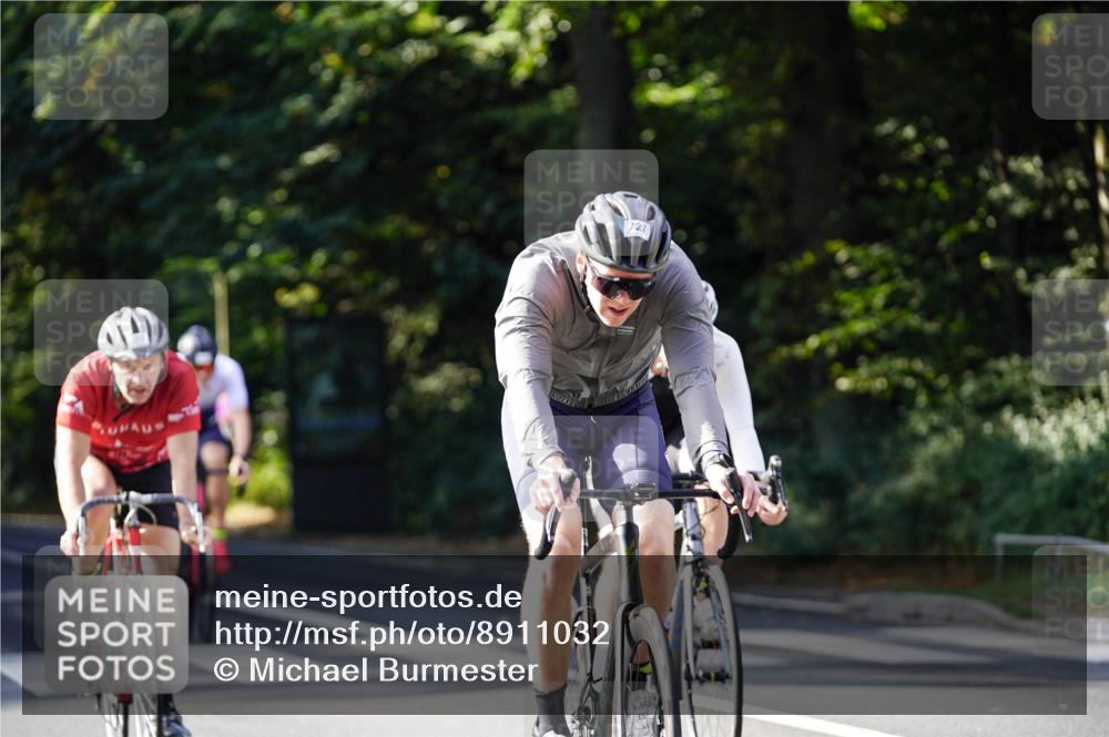 14.09.2025 - Stadtparktriathlon Michael Burmester http://msf.ph/oto/8911032 14.09.2025 10:59:02 Radfahren 727, 739, 743, 750, 759, 799, 804, 862, 873, 882, 917, 920 meine-sportfotos.de