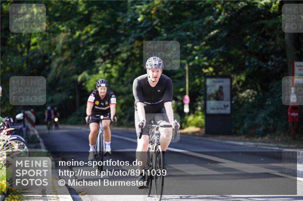 14.09.2025 - Stadtparktriathlon Michael Burmester http://msf.ph/oto/8911039 14.09.2025 10:59:10 Radfahren 683, 739, 759, 882, 886, 920 meine-sportfotos.de
