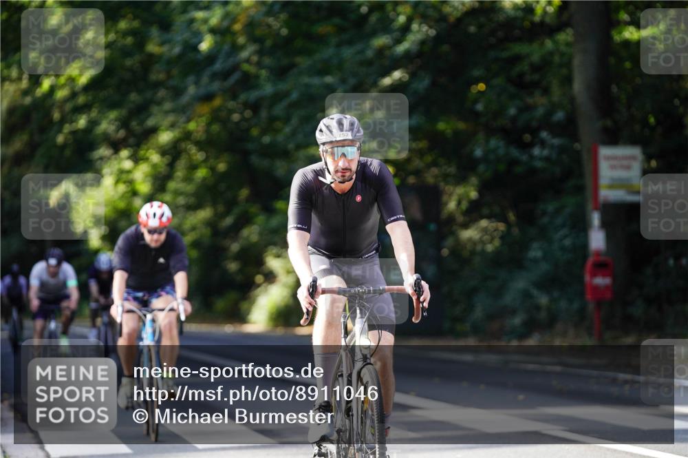 14.09.2025 - Stadtparktriathlon Michael Burmester http://msf.ph/oto/8911046 14.09.2025 10:59:21 Radfahren 748, 752, 775, 800, 813, 886, 889 meine-sportfotos.de