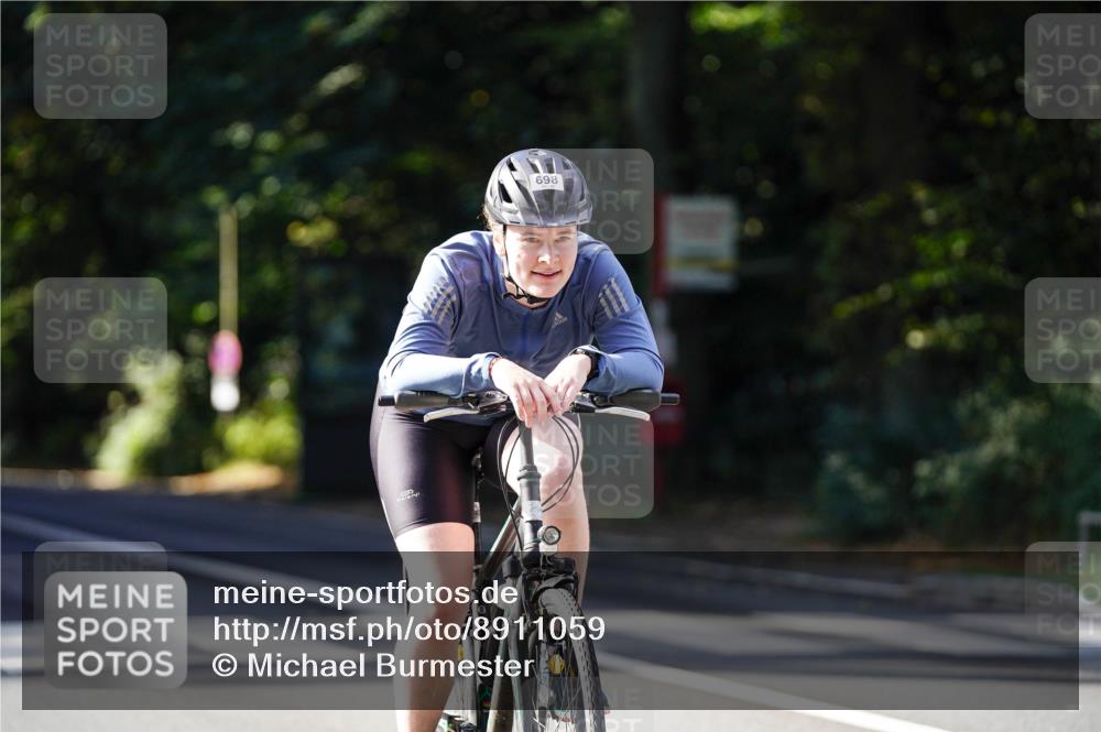 14.09.2025 - Stadtparktriathlon Michael Burmester http://msf.ph/oto/8911059 14.09.2025 10:59:34 Radfahren 698, 785 meine-sportfotos.de