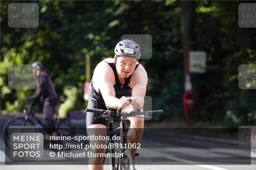14.09.2025 - Stadtparktriathlon Michael Burmester http://msf.ph/oto/8911062 14.09.2025 10:59:38 Radfahren 698, 785 meine-sportfotos.de