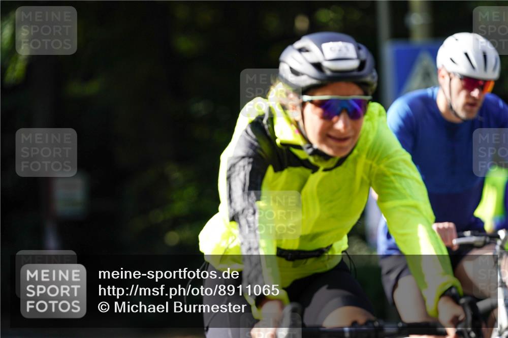 14.09.2025 - Stadtparktriathlon Michael Burmester http://msf.ph/oto/8911065 14.09.2025 10:59:50 Radfahren 621, 893 meine-sportfotos.de