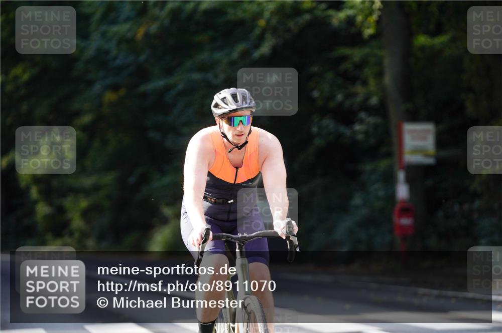 14.09.2025 - Stadtparktriathlon Michael Burmester http://msf.ph/oto/8911070 14.09.2025 11:00:08 Radfahren 678, 723, 839, 858, 874, 894 meine-sportfotos.de