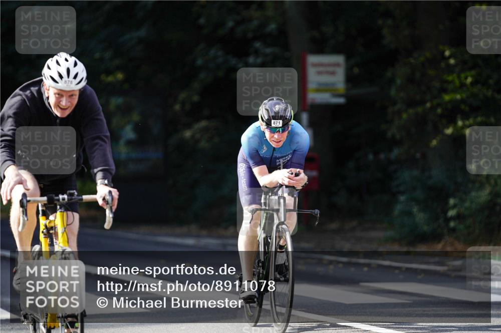 14.09.2025 - Stadtparktriathlon Michael Burmester http://msf.ph/oto/8911078 14.09.2025 11:00:27 Radfahren 601, 829, 871, 878, 915 meine-sportfotos.de
