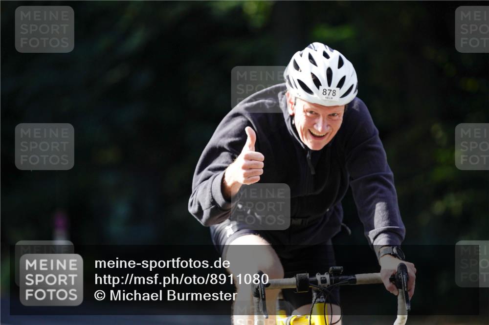 14.09.2025 - Stadtparktriathlon Michael Burmester http://msf.ph/oto/8911080 14.09.2025 11:00:28 Radfahren 601, 829, 871, 878, 915 meine-sportfotos.de