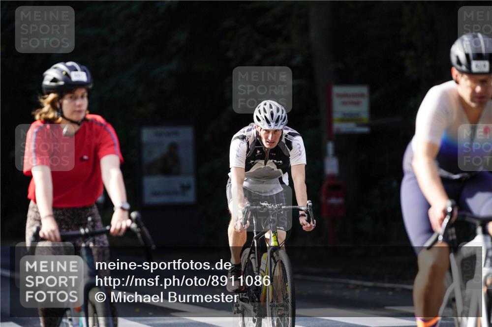14.09.2025 - Stadtparktriathlon Michael Burmester http://msf.ph/oto/8911086 14.09.2025 11:00:33 Radfahren 600, 601, 643, 829, 838, 871, 878, 915, 921 meine-sportfotos.de