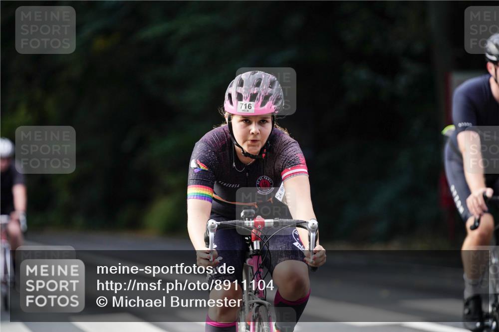 14.09.2025 - Stadtparktriathlon Michael Burmester http://msf.ph/oto/8911104 14.09.2025 11:00:49 Radfahren 716, 724, 730, 735, 793, 805, 865, 870, 918 meine-sportfotos.de