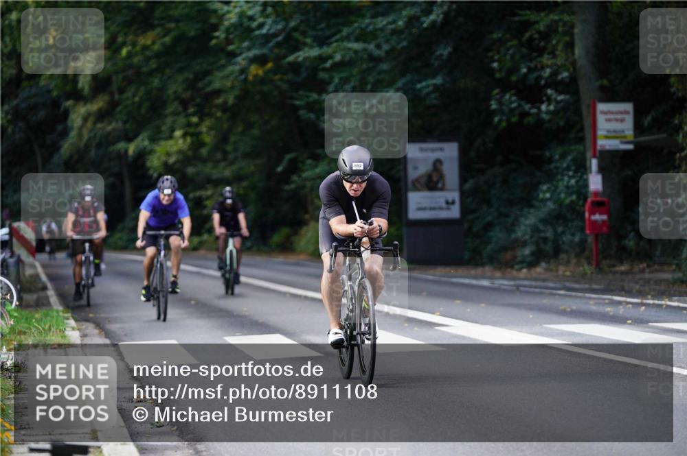 14.09.2025 - Stadtparktriathlon Michael Burmester http://msf.ph/oto/8911108 14.09.2025 11:01:00 Radfahren 797, 825, 843, 892, 895 meine-sportfotos.de