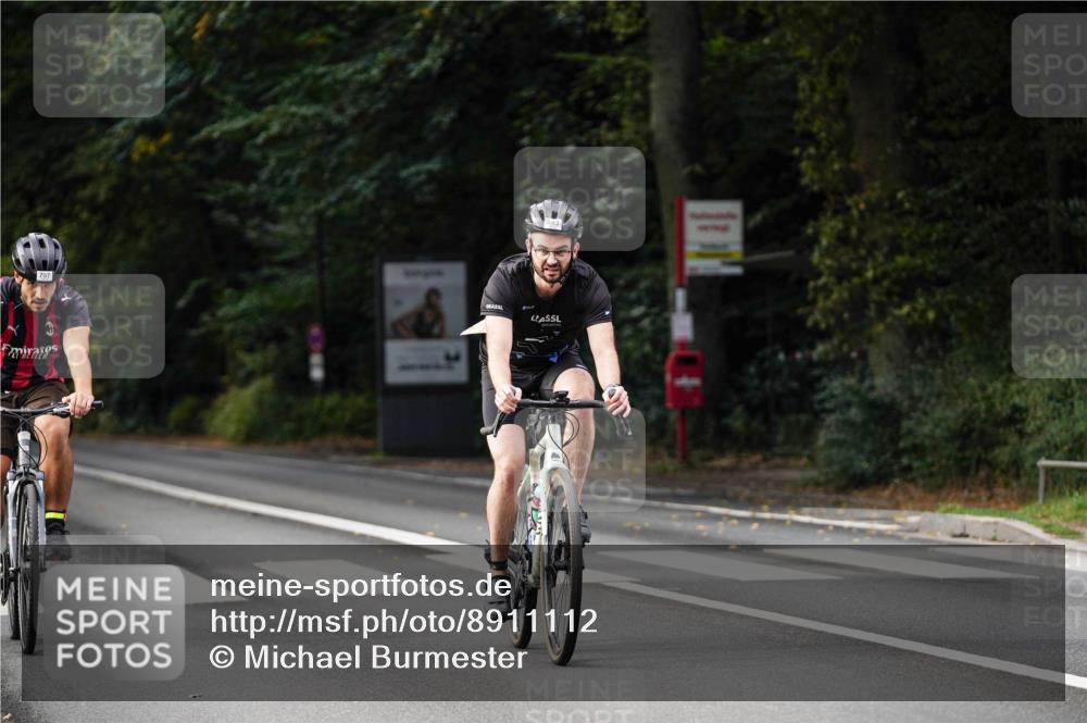 14.09.2025 - Stadtparktriathlon Michael Burmester http://msf.ph/oto/8911112 14.09.2025 11:01:03 Radfahren 758, 797, 806, 825, 843, 892, 895 meine-sportfotos.de