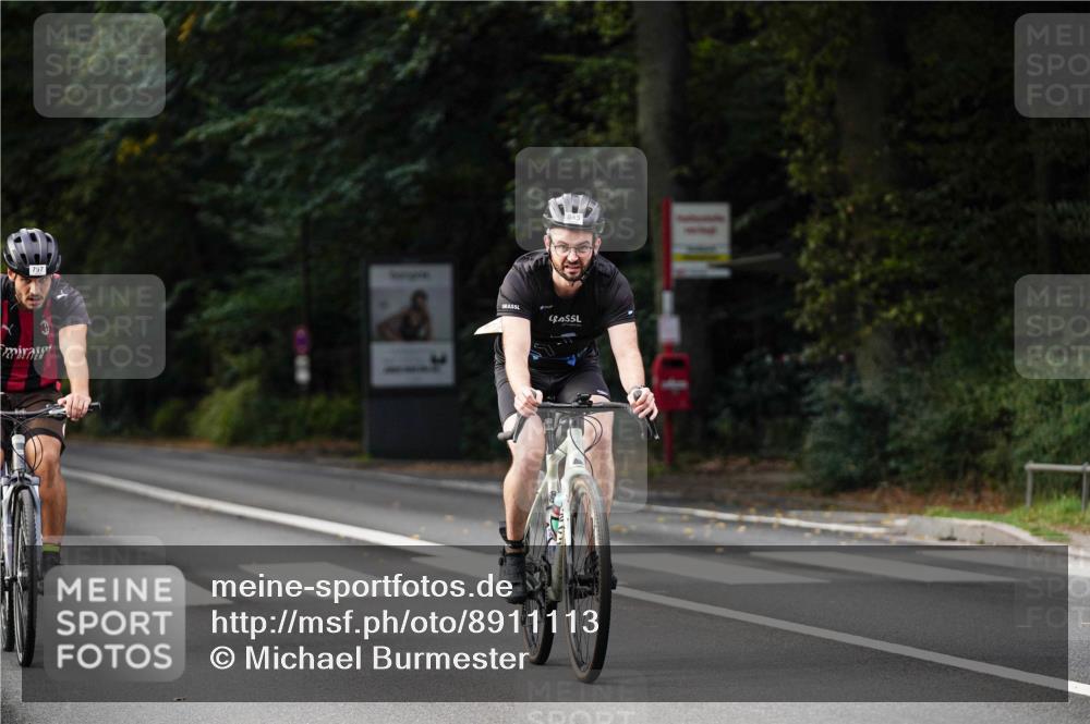 14.09.2025 - Stadtparktriathlon Michael Burmester http://msf.ph/oto/8911113 14.09.2025 11:01:03 Radfahren 758, 797, 806, 825, 843, 892, 895 meine-sportfotos.de