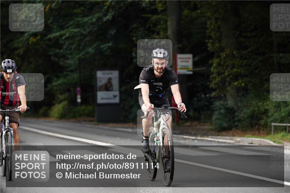 14.09.2025 - Stadtparktriathlon Michael Burmester http://msf.ph/oto/8911114 14.09.2025 11:01:03 Radfahren 758, 797, 806, 825, 843, 892, 895 meine-sportfotos.de