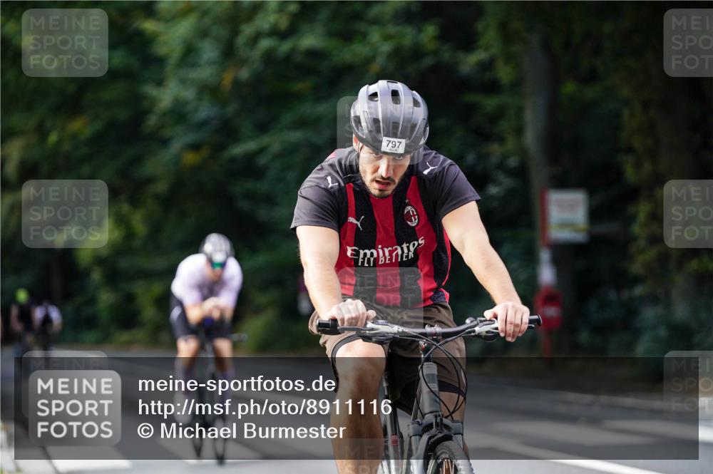 14.09.2025 - Stadtparktriathlon Michael Burmester http://msf.ph/oto/8911116 14.09.2025 11:01:04 Radfahren 758, 797, 806, 825, 843, 892, 895 meine-sportfotos.de