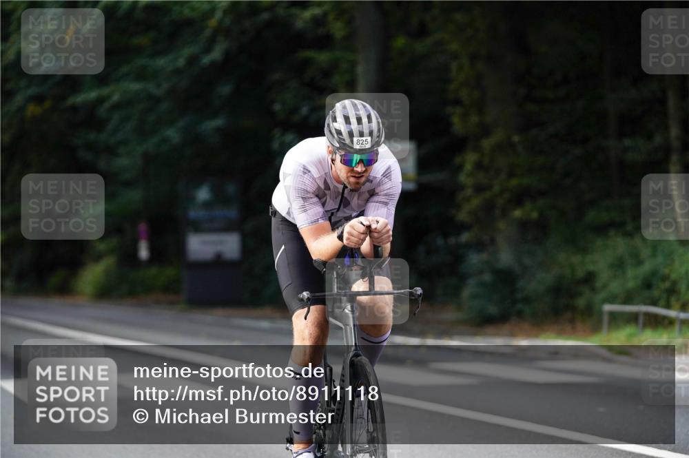14.09.2025 - Stadtparktriathlon Michael Burmester http://msf.ph/oto/8911118 14.09.2025 11:01:05 Radfahren 758, 797, 806, 825, 843, 892, 895 meine-sportfotos.de