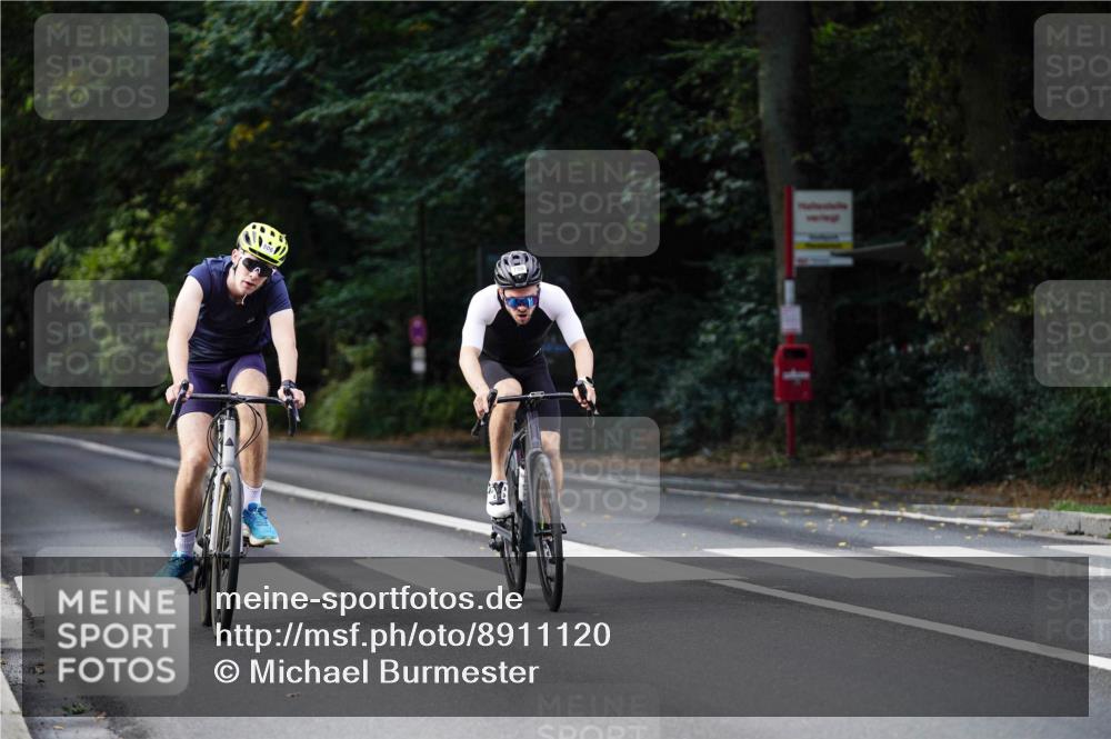 14.09.2025 - Stadtparktriathlon Michael Burmester http://msf.ph/oto/8911120 14.09.2025 11:01:10 Radfahren 749, 758, 797, 806, 825, 902 meine-sportfotos.de