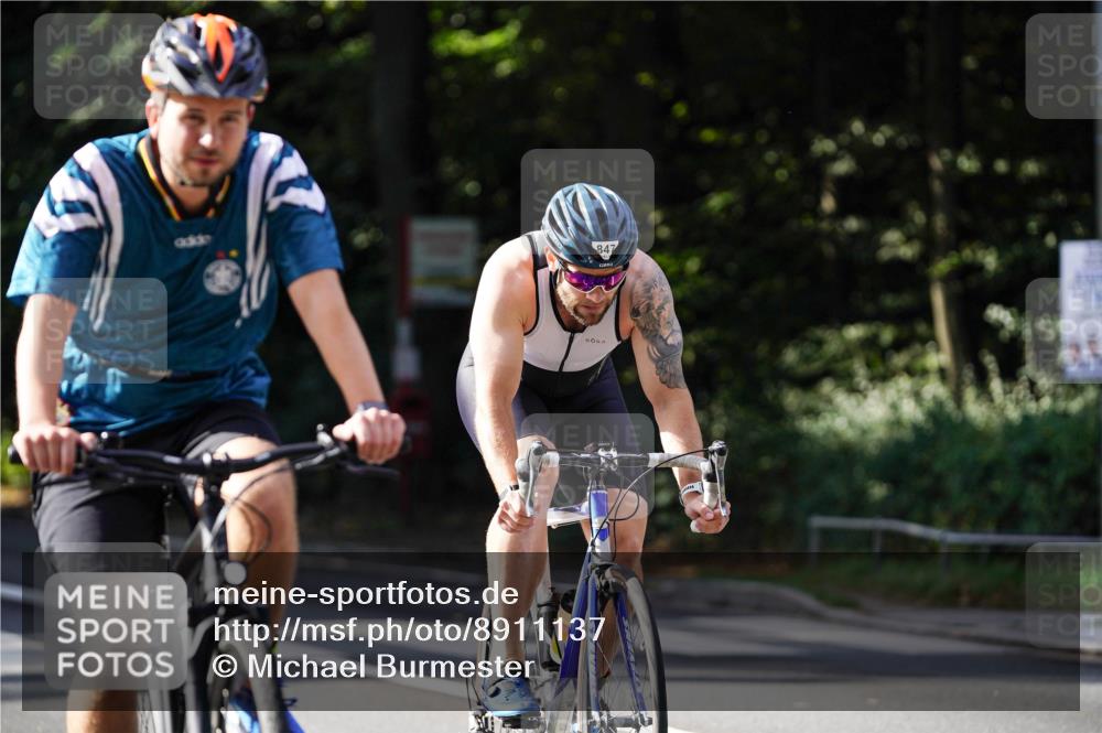 14.09.2025 - Stadtparktriathlon Michael Burmester http://msf.ph/oto/8911137 14.09.2025 11:01:32 Radfahren 728, 769, 772, 847, 901 meine-sportfotos.de