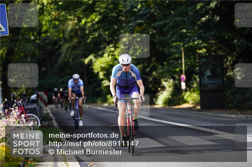 14.09.2025 - Stadtparktriathlon Michael Burmester http://msf.ph/oto/8911147 14.09.2025 11:01:48 Radfahren 663, 770, 787, 815, 823 meine-sportfotos.de