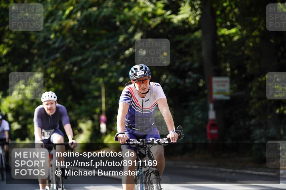 14.09.2025 - Stadtparktriathlon Michael Burmester http://msf.ph/oto/8911169 14.09.2025 11:02:03 Radfahren 736, 779, 780, 790, 822, 842, 854, 868, 875, 900 meine-sportfotos.de