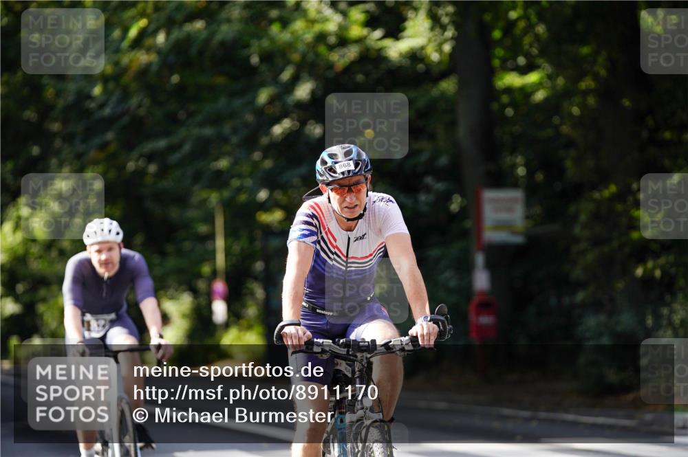 14.09.2025 - Stadtparktriathlon Michael Burmester http://msf.ph/oto/8911170 14.09.2025 11:02:03 Radfahren 736, 779, 780, 790, 822, 842, 854, 868, 875, 900 meine-sportfotos.de