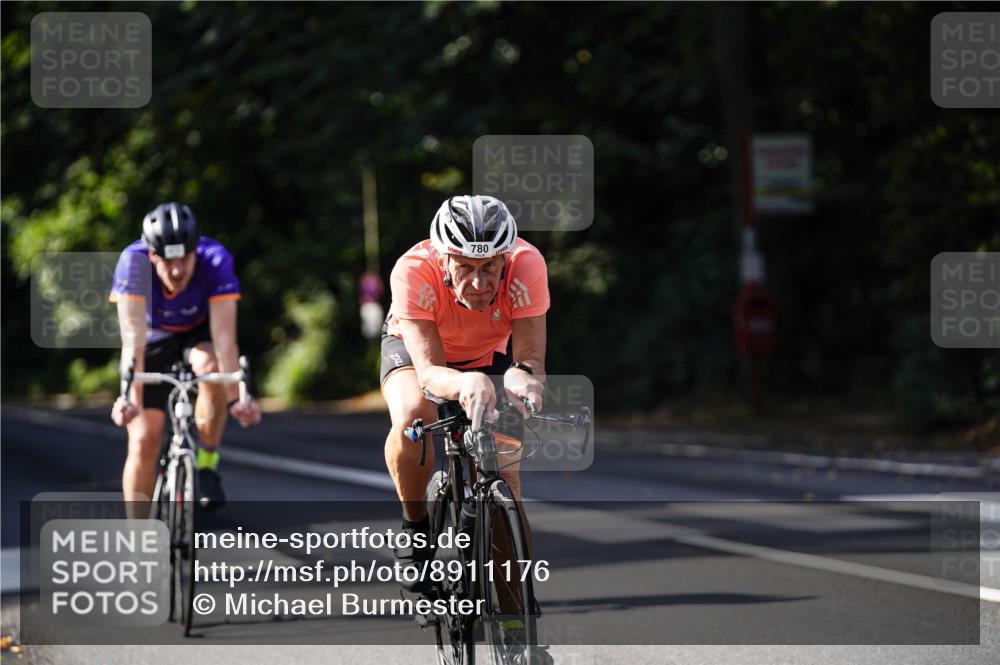 14.09.2025 - Stadtparktriathlon Michael Burmester http://msf.ph/oto/8911176 14.09.2025 11:02:10 Radfahren 729, 779, 780, 790, 822, 875, 900 meine-sportfotos.de