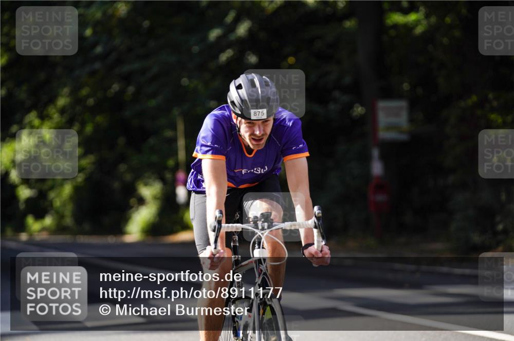 14.09.2025 - Stadtparktriathlon Michael Burmester http://msf.ph/oto/8911177 14.09.2025 11:02:11 Radfahren 682, 729, 732, 779, 780, 790, 875, 900 meine-sportfotos.de