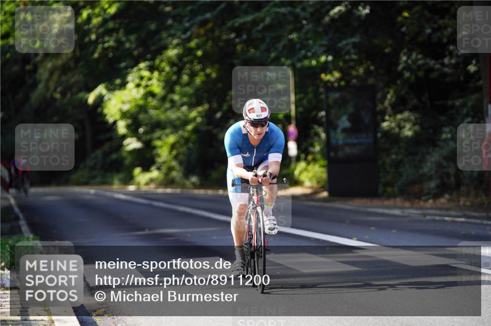14.09.2025 - Stadtparktriathlon Michael Burmester http://msf.ph/oto/8911200 14.09.2025 11:02:45 Radfahren 734, 851 meine-sportfotos.de
