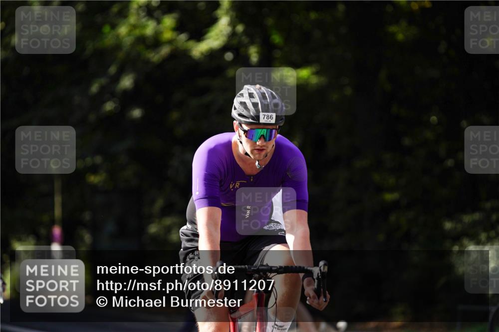 14.09.2025 - Stadtparktriathlon Michael Burmester http://msf.ph/oto/8911207 14.09.2025 11:02:58 Radfahren 631, 762, 786, 831 meine-sportfotos.de