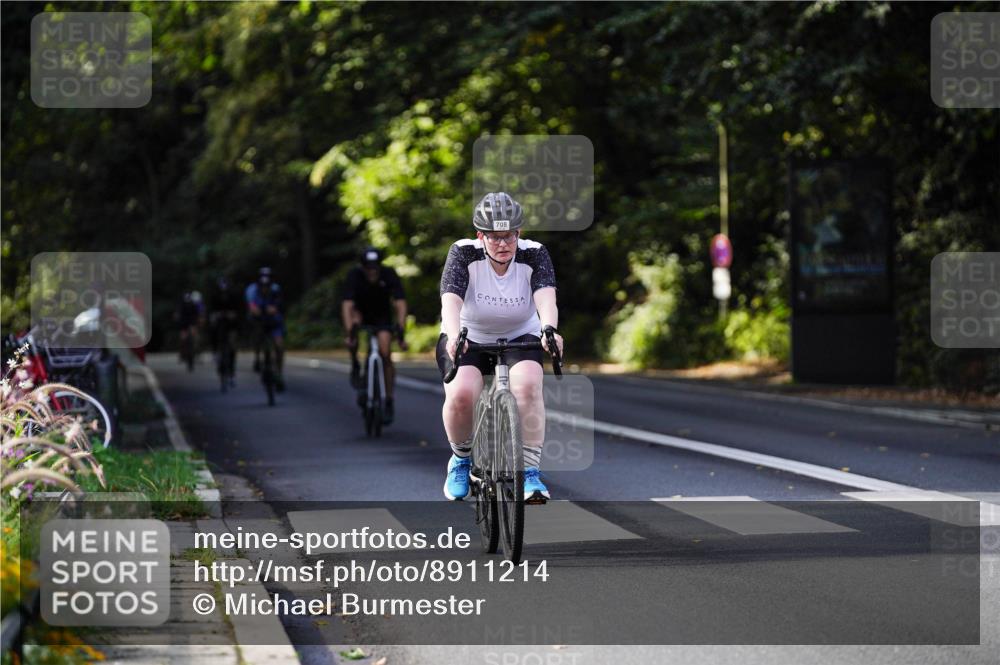 14.09.2025 - Stadtparktriathlon Michael Burmester http://msf.ph/oto/8911214 14.09.2025 11:03:13 Radfahren 646, 708, 849, 877, 888 meine-sportfotos.de