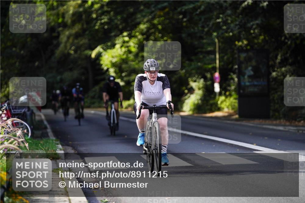 14.09.2025 - Stadtparktriathlon Michael Burmester http://msf.ph/oto/8911215 14.09.2025 11:03:13 Radfahren 646, 708, 849, 877, 888 meine-sportfotos.de
